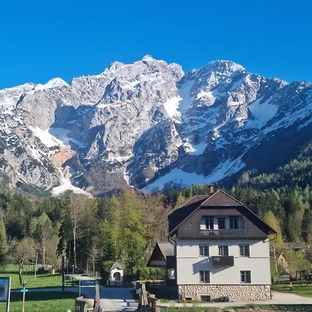 Zora Zgornje Jezersko
