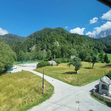 Zora Zgornje Jezersko